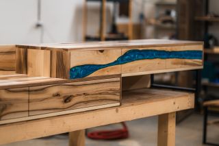 Aetherwood 💫 Viac ako 60 hodín tvrdej práce je na konci cesty v našej dielni 🪵 Desiatky rokov života u klienta pred sebou...